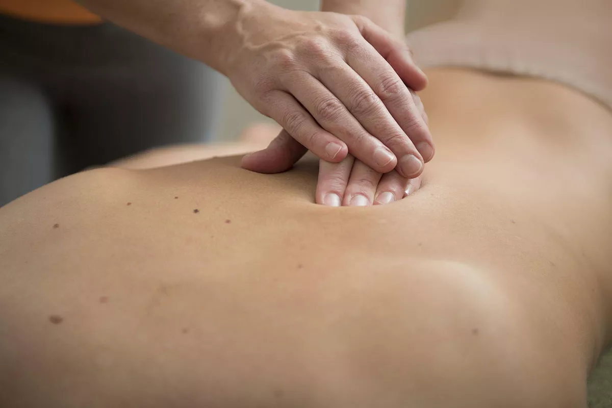 AYURVEDA BEHANDLUNG